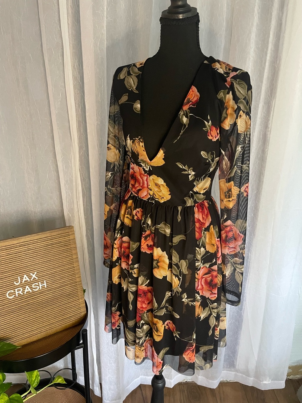 Charlotte Russe Black Floral Long-Sleeve V-Neck Dress